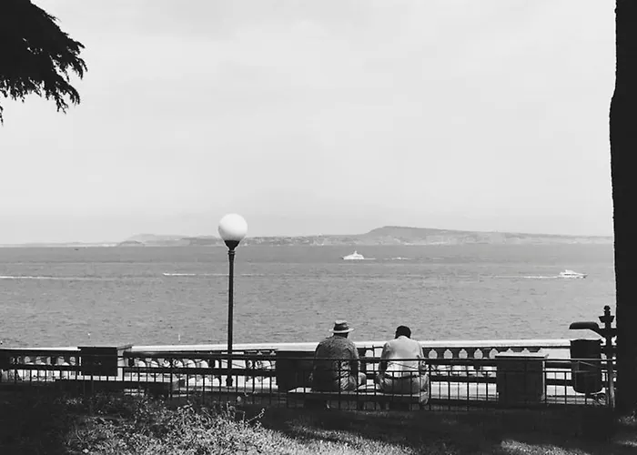 Al Mare Bed & Breakfast